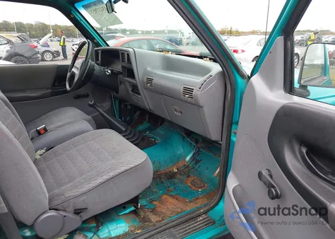 1994 Ford Ranger из США, поврежденный, VIN 1FTCR10A1RPA50265